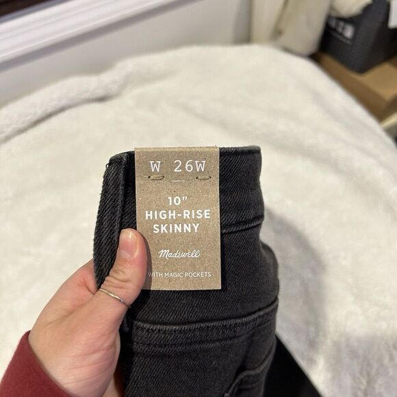 Madewell Woman 10'' High Rise Skinny Jeans Plus Size: 26W In Black - Picture 2 of 9